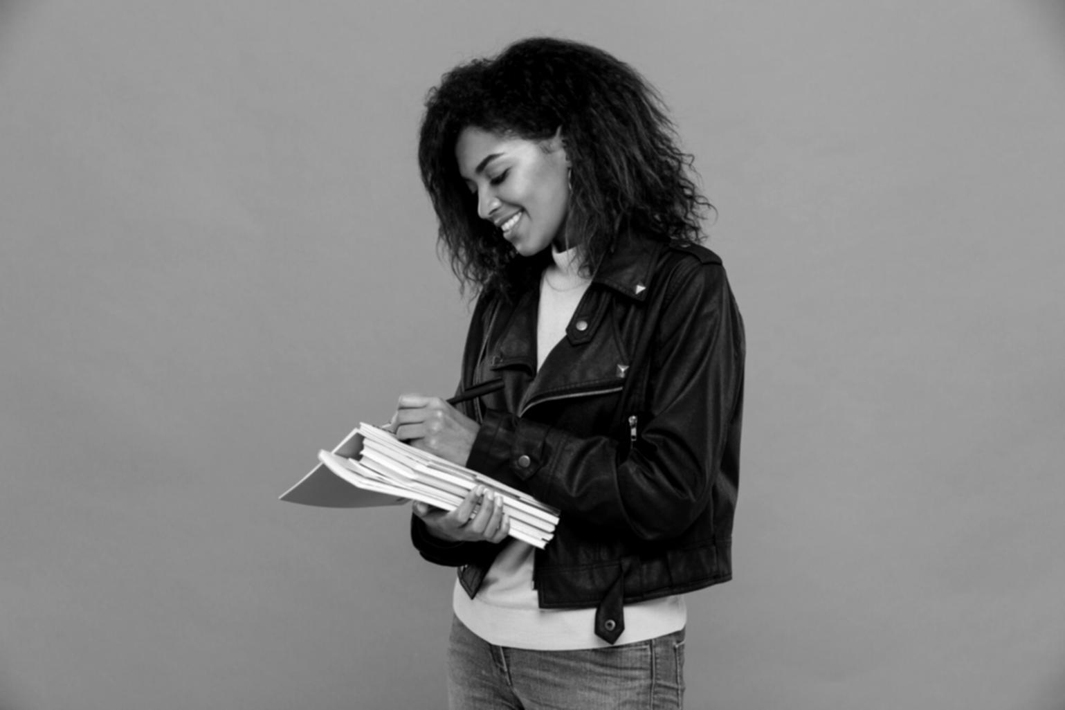 Ritratto intimo degli sposi in location naturale